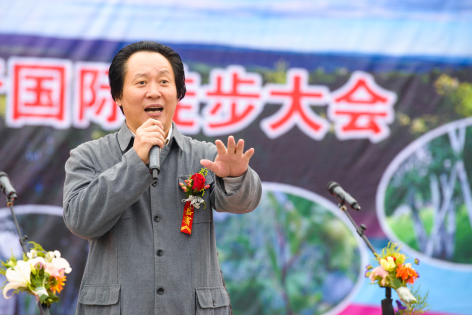 隋义伟演员，探寻自然美景之旅，寻觅内心宁静之道