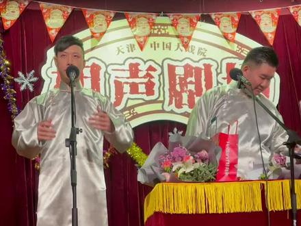 相声演员陈驰，笑声中的魅力与技艺的双重展现