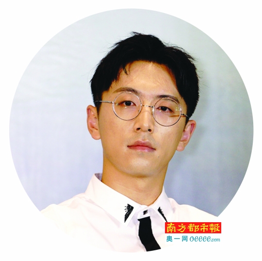 演员焜,演员焜，自然美景之旅，寻找内心的宁静与欢笑
