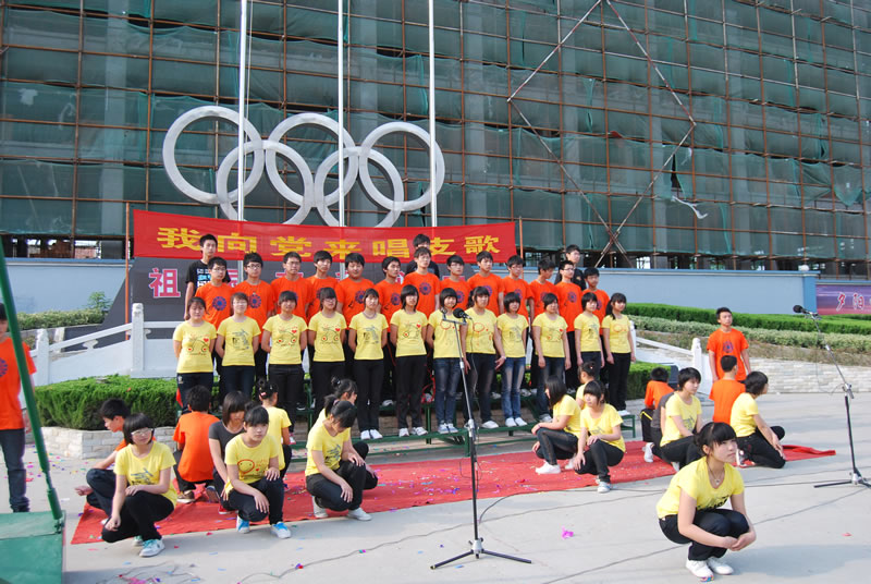 中学红歌比赛,中学红歌比赛，一场自然美景的旅行，寻找内心的宁静