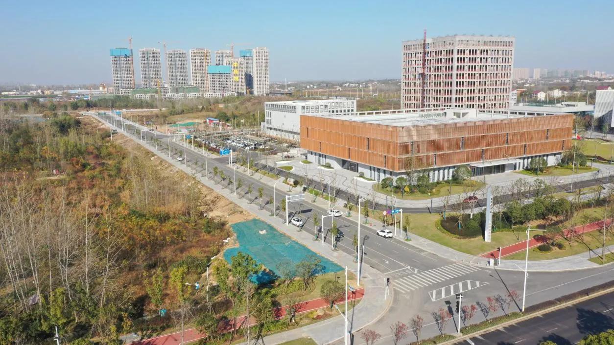 鄂州机场最新动态，飞翔日常与友情纽带的交织