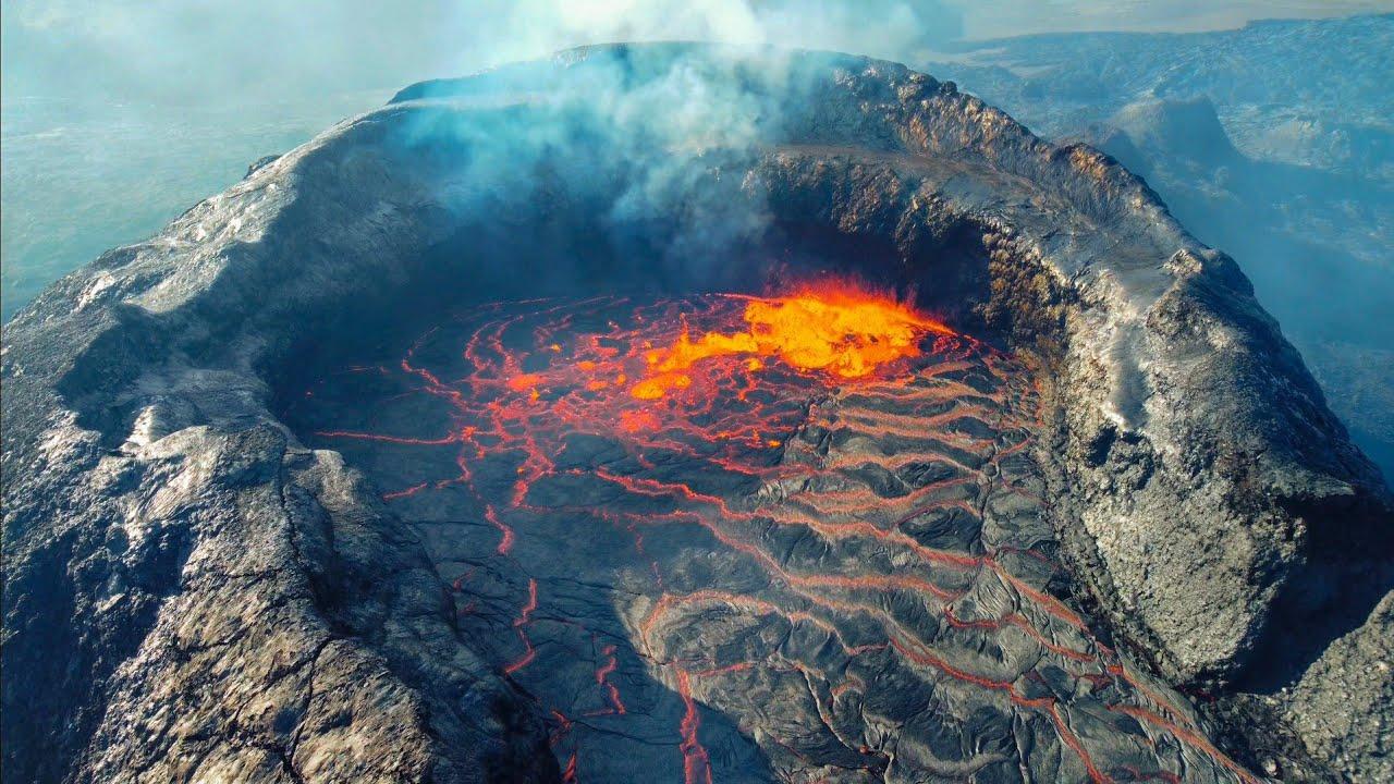 富士山下，友情探险与家的温馨日常