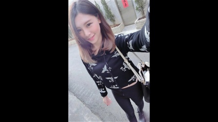 友情与陪伴的温馨日常，挠美女痒痒的最新趣事分享