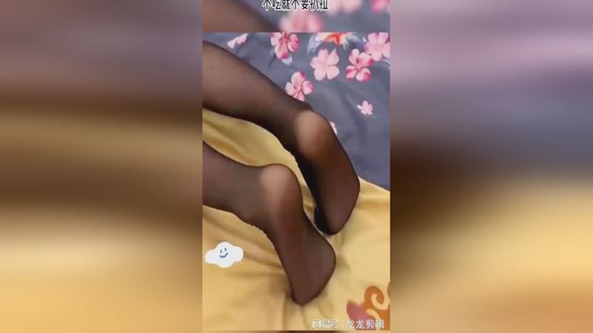 友情与陪伴的温馨日常，挠美女痒痒的最新趣事分享