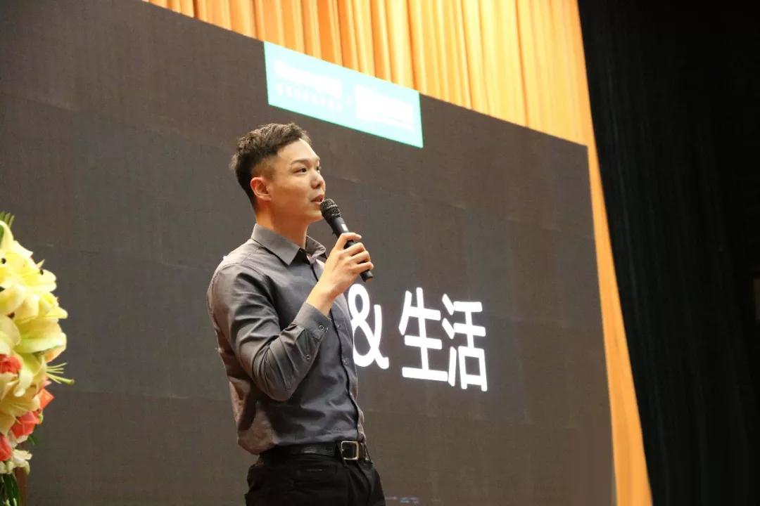 中央最新财经新闻，自然美景之旅的心灵探索与宁静追求