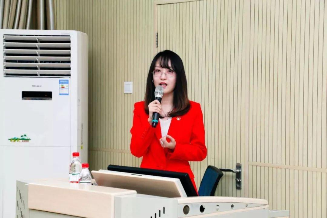 中央最新财经新闻，自然美景之旅的心灵探索与宁静追求