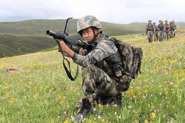 中国最新单兵作战装备深度论述，装备升级与战斗力提升的关键要素