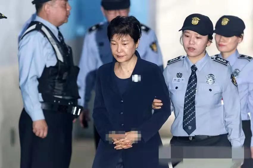 朴槿惠被判最新刑期揭晓，科技新品引领智能生活新纪元
