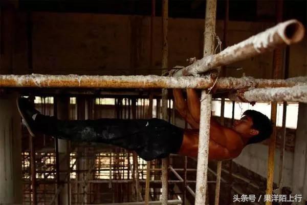 搬砖小伟的最新动态，奋斗与坚持的励志故事更新消息。
