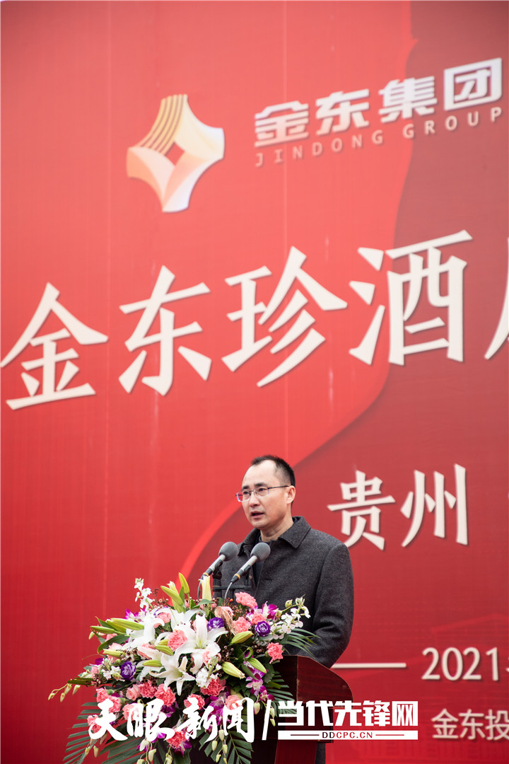 芦忠于最新引领时代印记，特定领域的辉煌典范