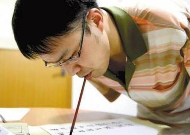 小巷特色小店的坚韧故事，独特风味背后的非凡历程