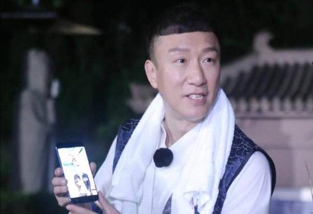 杨紫最新综艺节目，小巷深处的探秘之旅