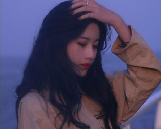 最新伤感网名女生，日常之旅的心灵触摸