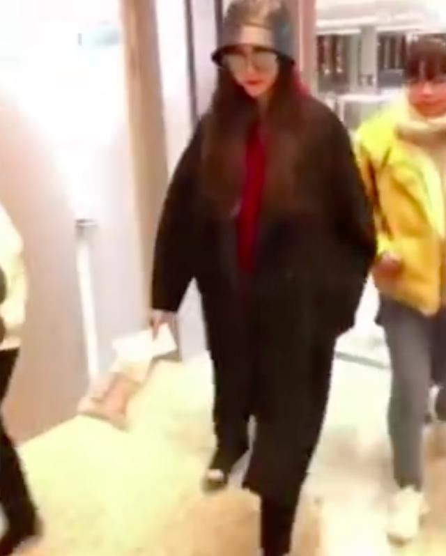 唐嫣经纪人揭秘，小巷中的星光秘密基地